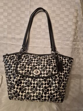 Coach Chelsea Leah Signature C Monogram Large Tote